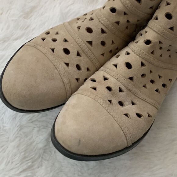 Array Portland Suede Leather Laser Cutout Ankle Boots Booties Sand Tan Sz 7 - Picture 5 of 10